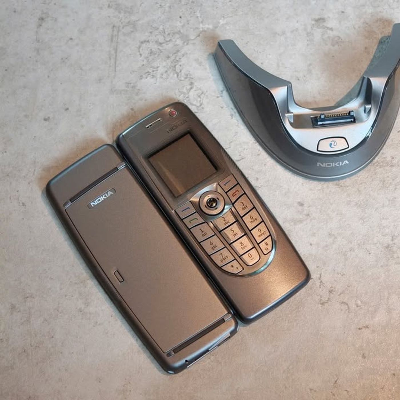 Nokia 9300 Communicator New 100% hiếm gặp xuất hiện trên thị trường sưu tầm - Tin Tức Công Nghệ