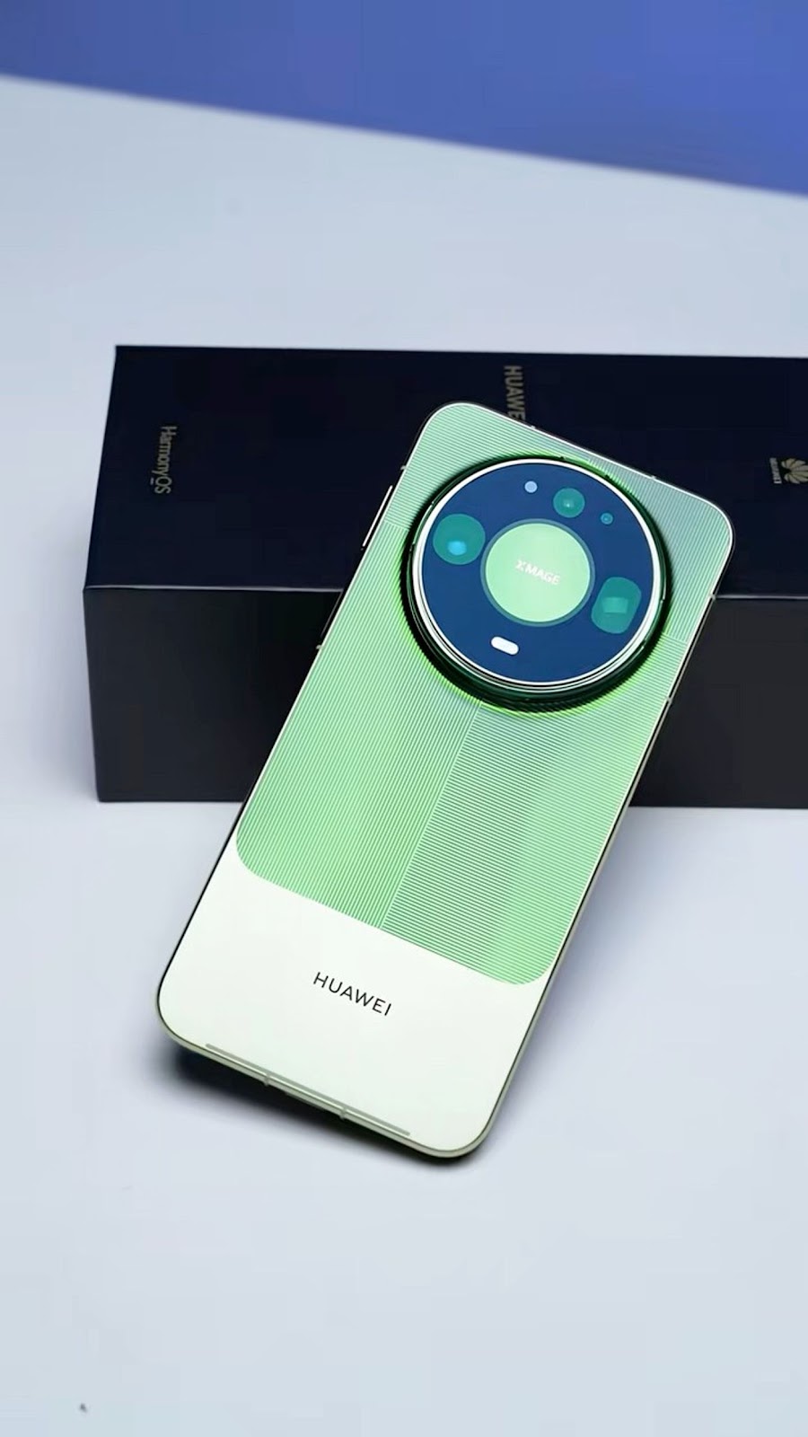HUAWEI Mate 90 Pro Max gây chú ý với ống kính zoom quang 10x, biến điện thoại thành máy ảnh chuyên d