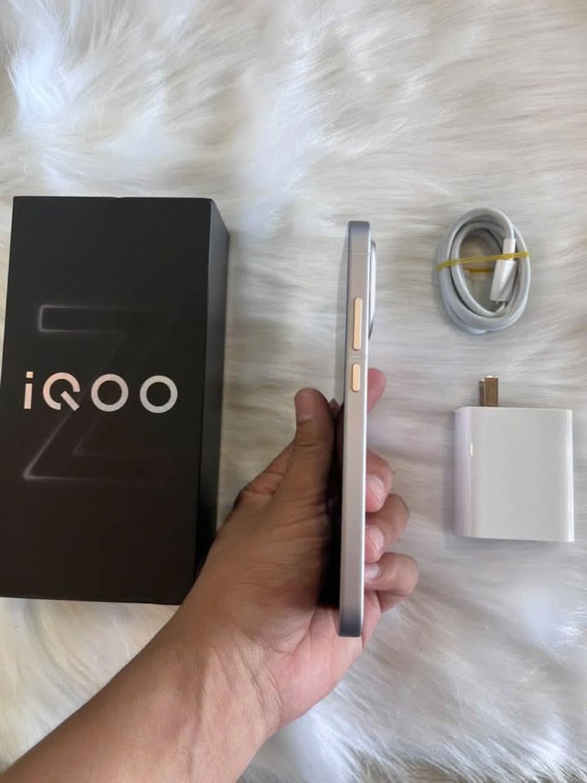 𝗶𝗤𝗢𝗢 𝗭𝟭𝟭 𝗧𝘂𝗿𝗯𝗼 12GB/256GB – SNAPDRAGON 8 GEN 5, CAMERA 200MP, PIN 7.600mAh - Tin Tức Công Nghệ
