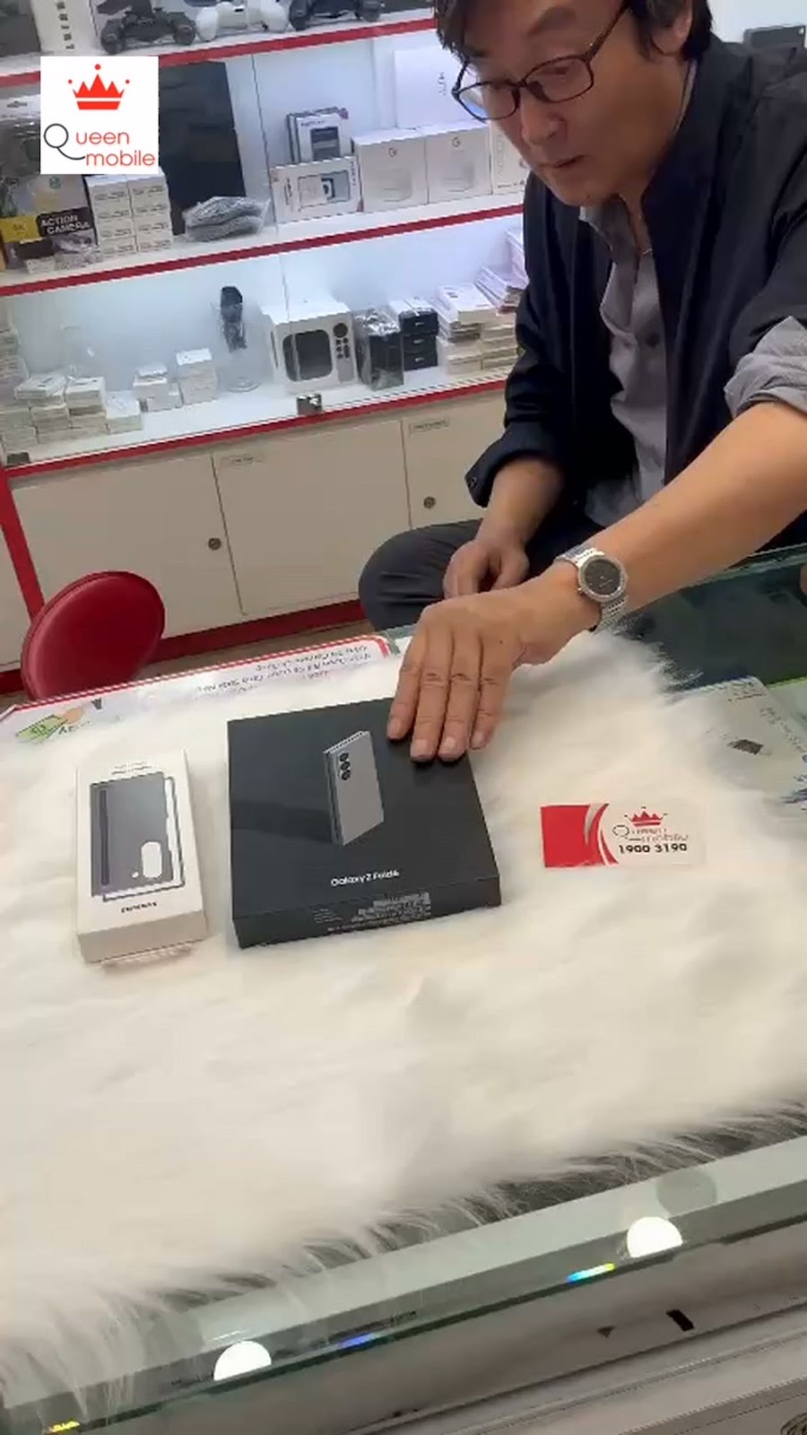 Mở hộp thật tại quầy: Galaxy Z Fold6 có hợp cách bạn làm việc? 📦