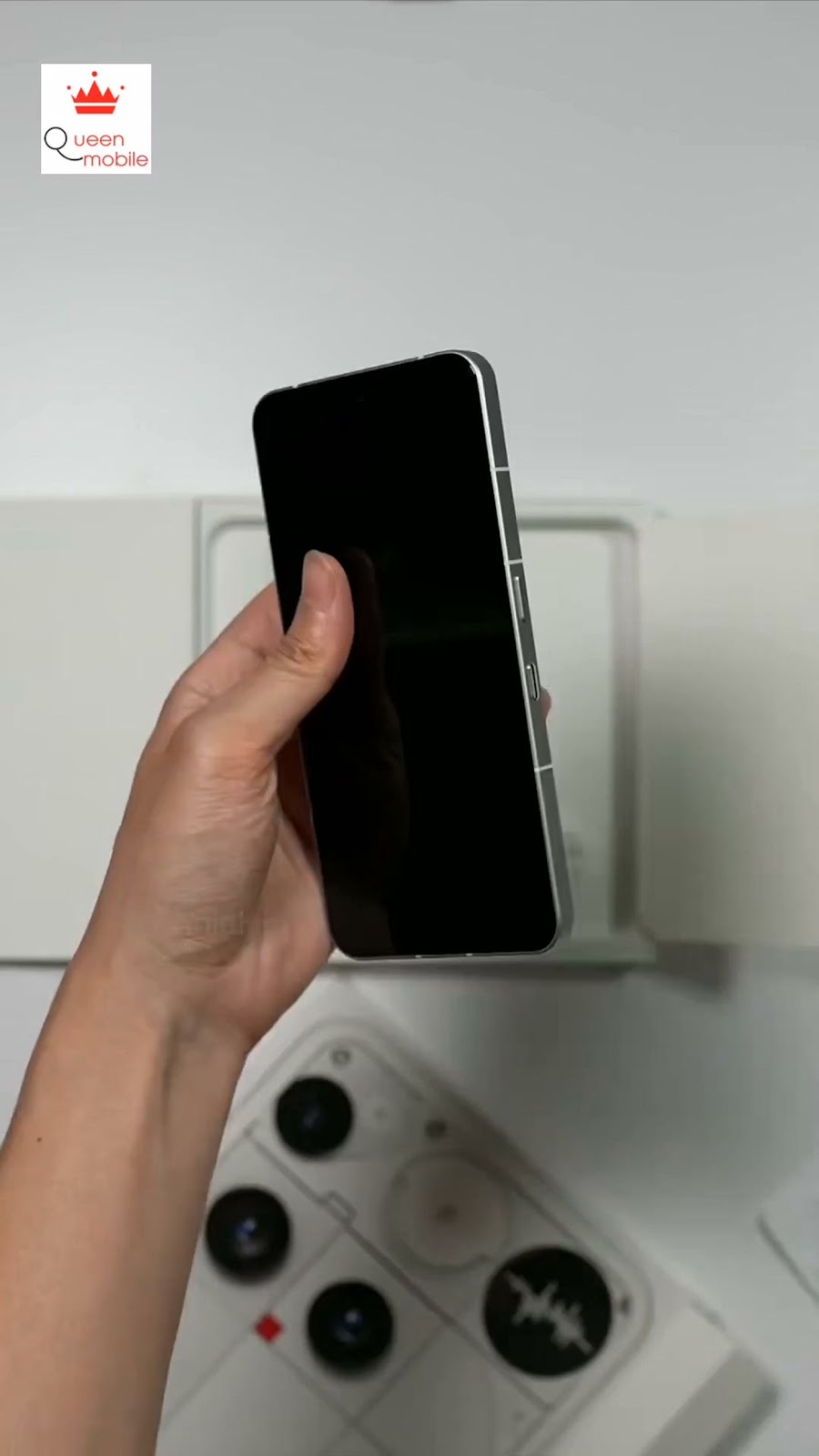 Nhìn mặt lưng là nhận ra ngay — Nothing Phone (3) dành cho người thích khác biệt 👀